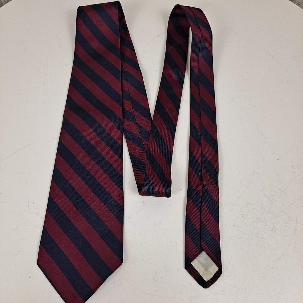 Brooks Brothers 100% Silk Men's Tie Dark Red/Navy Blue Diagonal Stripe EUC